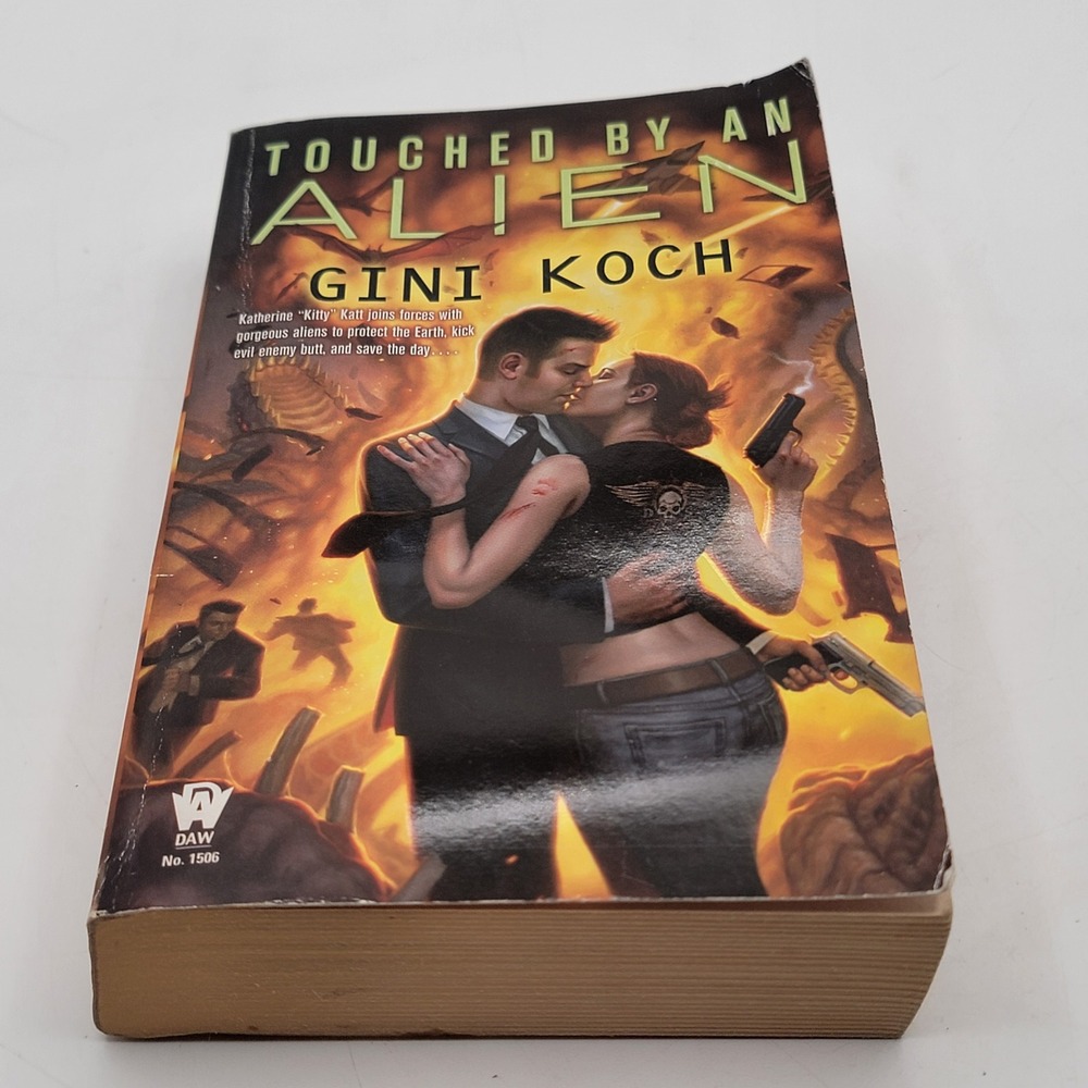Gini Koch Touched by an Alien Paperback 1st Printing Sci-Fi Romance Good